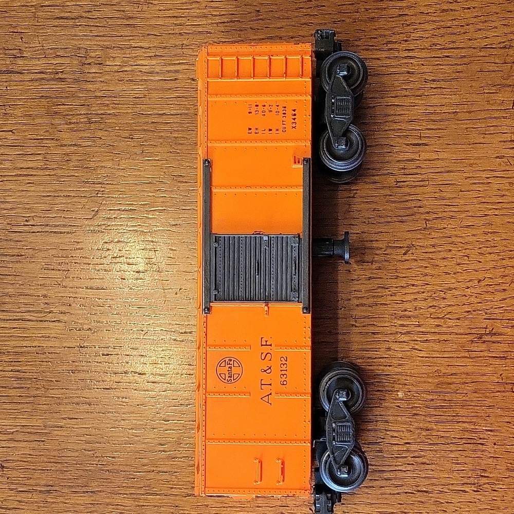 Lionel Trains Postwar 3464 AT&SF Operating Boxcar